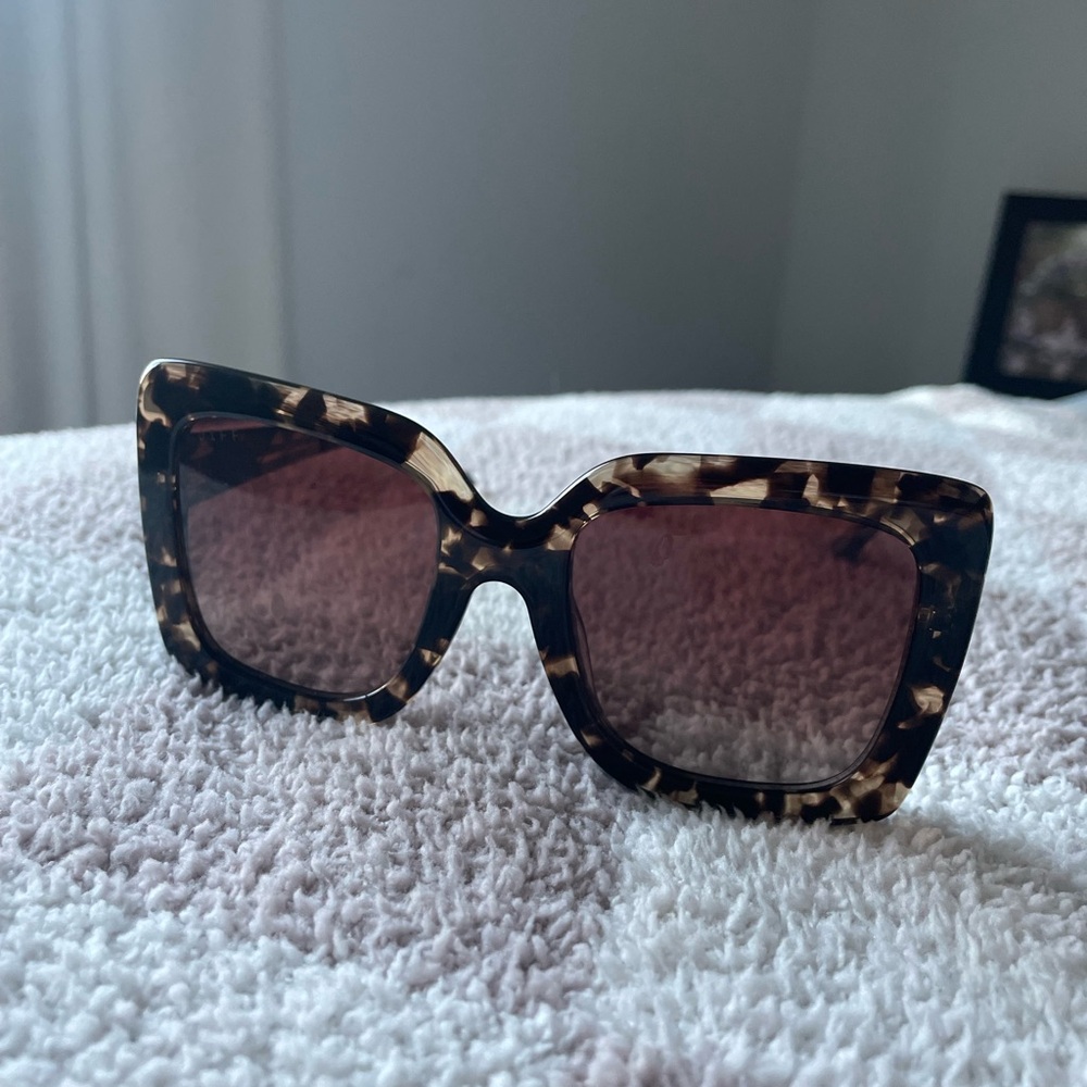Brand new never worn DIFF sunglasses